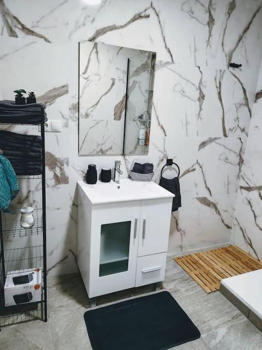 7P Centrico Piso Con Encanto Valencia Luaran gambar